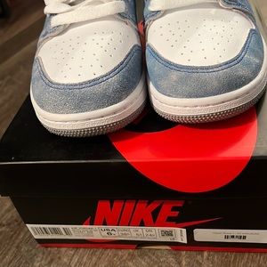 Nike Air Jordan Retro High OG GS 6Y. Worn a few times. Excellent condition